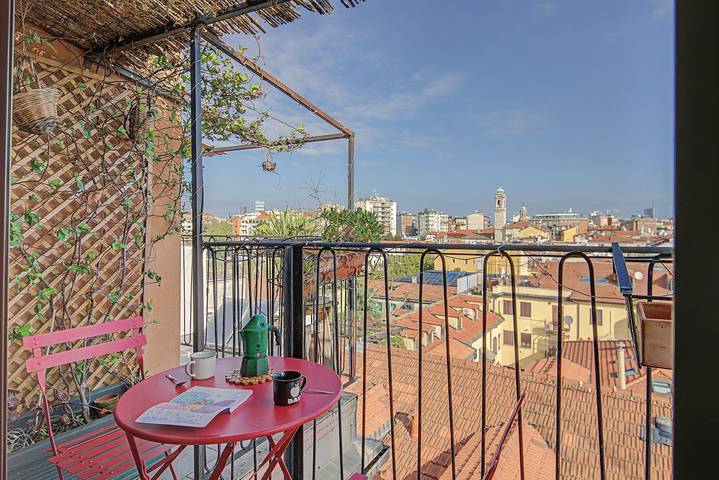Apartamento entero, Apartamento 'Cozy Nest Milano' con terraza privada, Wi-Fi y aire acondicionado in Milán, Provincia de Milan