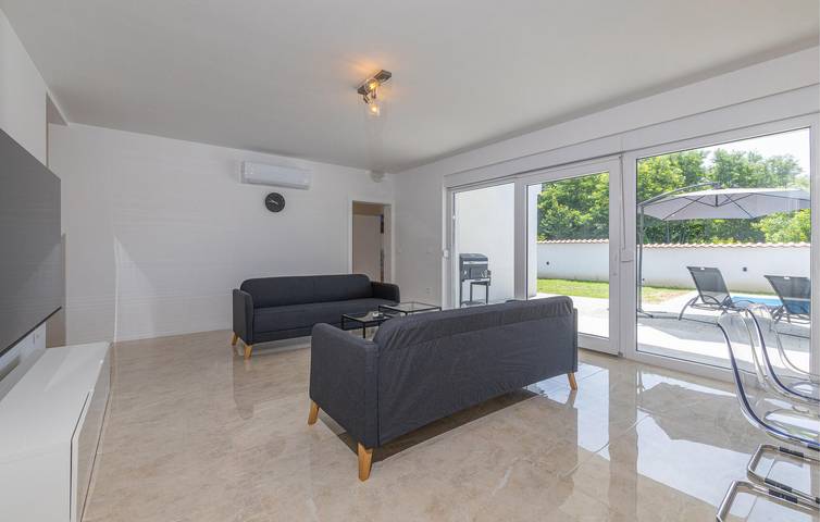 Ferienhaus für 6 Personen, mit Terrasse und Pool auf Rab - 4