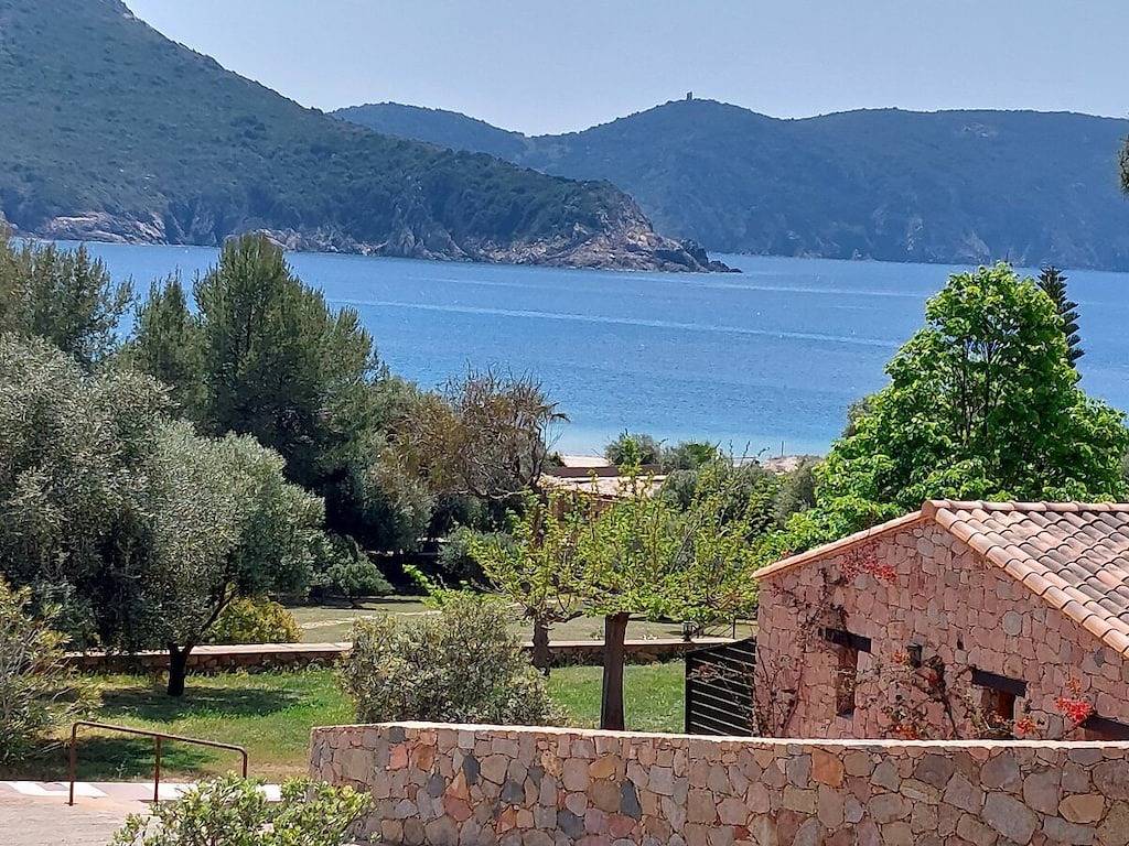 Ferienhaus Wohnung mit 2 Schlafzimmern am Strand in Piana, Ajaccio und Umgebung