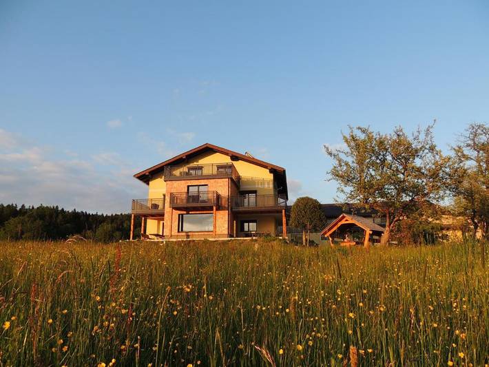 B&B für 2 Personen, mit Terrasse und Seeblick sowie Ausblick und Garten in Oberösterreich