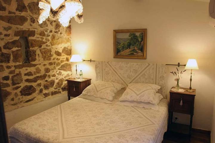 Location de vacances pour 5 personnes, avec jardin et jacuzzi ainsi que piscine et sauna, animaux acceptés à Saint-Sébastien-d'Aigrefeuille - 2