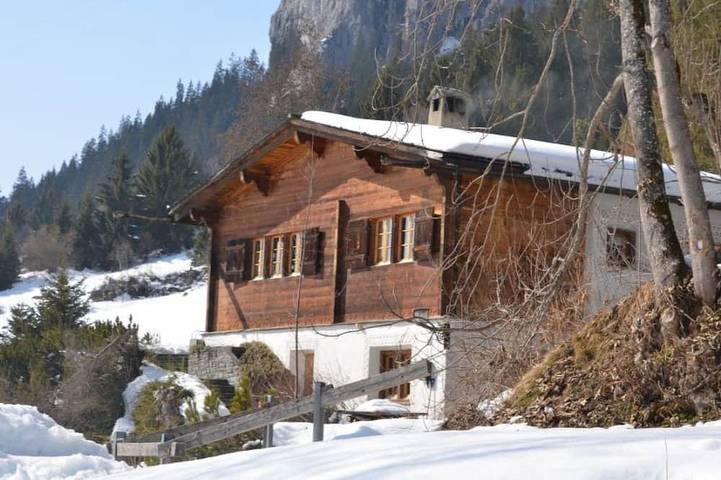 Chalet für 6 Personen, mit Balkon in Flims