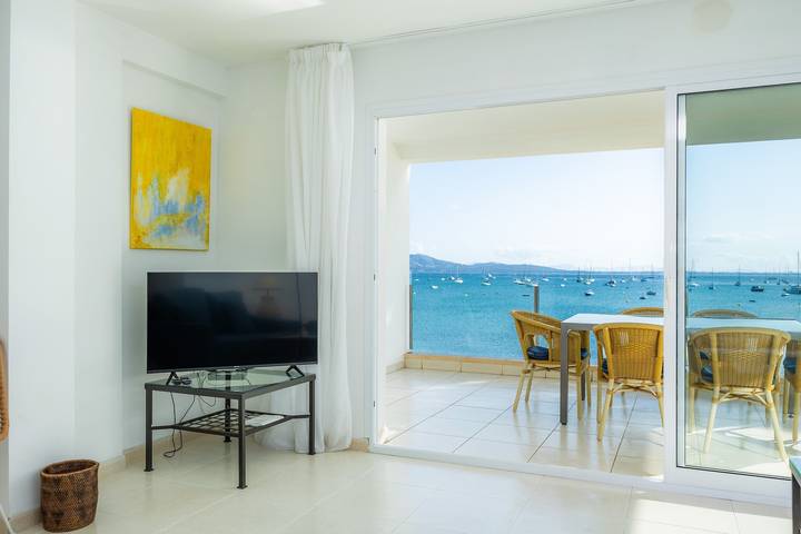 Ganze Wohnung, Apartment Catalina 3B- tres dormitorios mit Meerblick, Klimaanlage, Wlan und Terrasse in Port de Pollença, Pollença