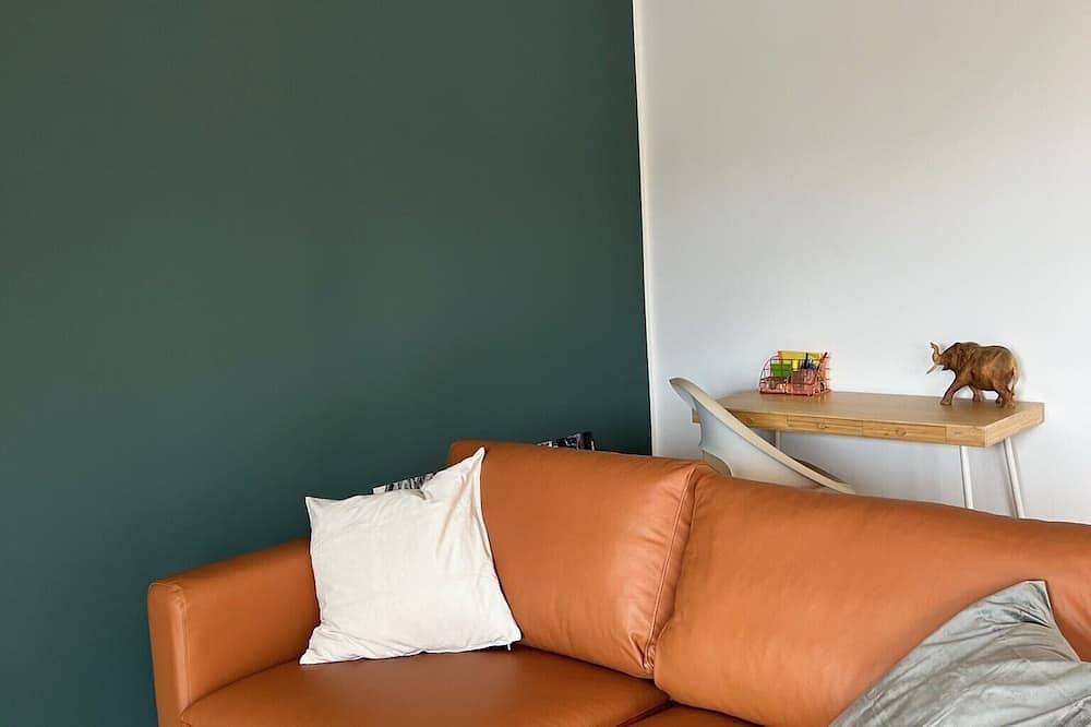 Appartement entier, Neues, Trendy Dachgeschoss Apartment Nähe Stadtzentrum, Messe, Uni in Hannover Nord, Hanovre