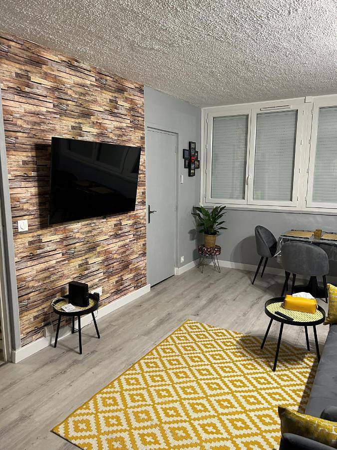 Appartement entier, One-Bedroom Apartment in Orly (Île de France), Val-de-Marne