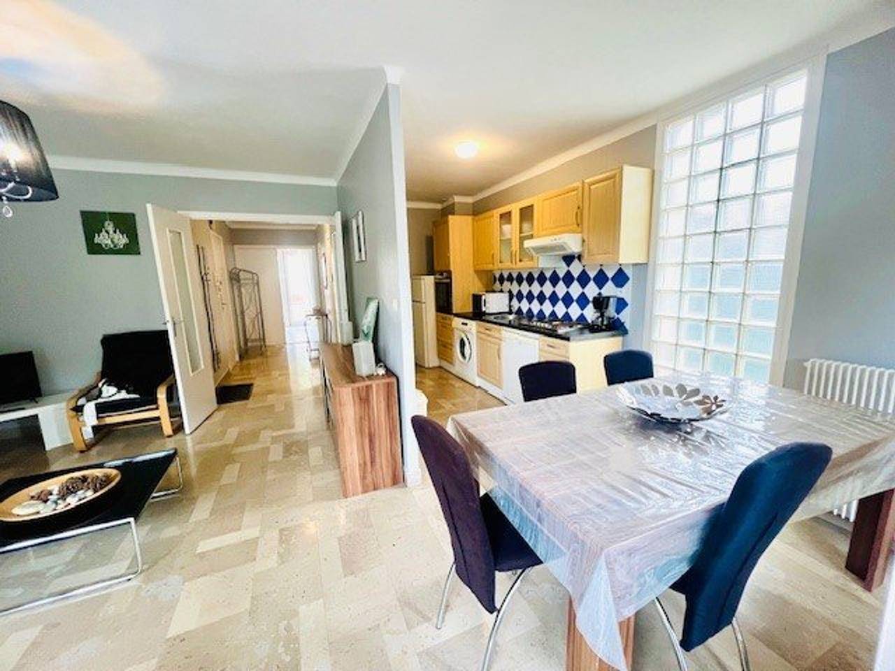 Appartement entier, Appartement F2 avec terrasse, 3 pers, proche cures et centre-ville, Amélie-les-Bains in Amélie-les-Bains-Palalda, Région de Céret