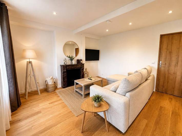 Gîte pour 4 personnes, avec terrasse et vue à Asquins