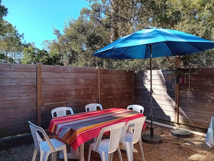 Location de vacances pour 6 personnes, avec terrasse dans Plage des Bourdaines