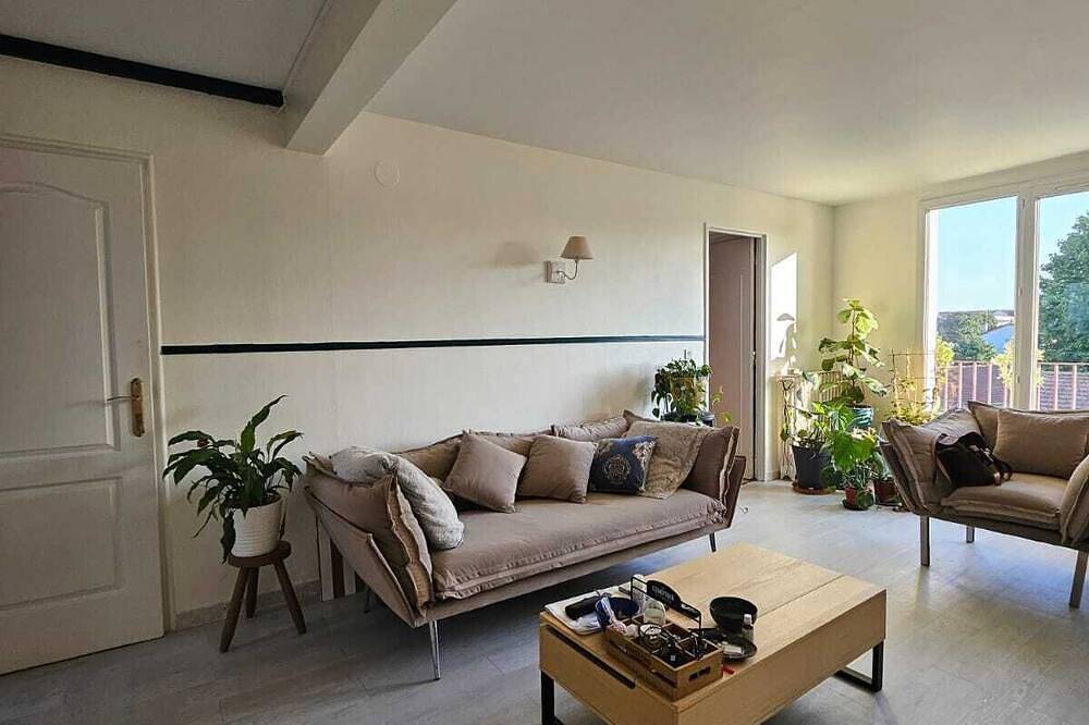 Entire apartment, Bright apartment with balcony in a wooded residence in Brétigny-sur-Orge, Essonne