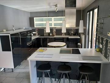 Gîte pour 8 personnes, avec terrasse à Pont-de-Poitte