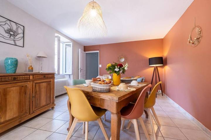 Location de vacances pour 6 personnes, avec terrasse et jardin à Saint-Julien-des-Points - 3