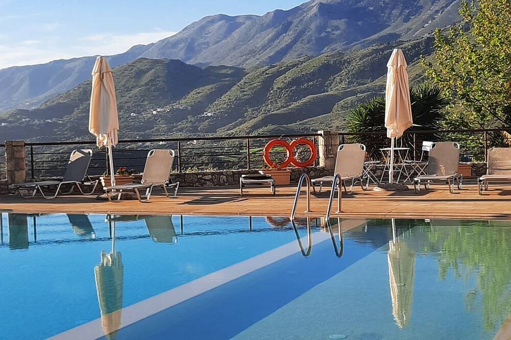 Geheel appartement, Gardenia - Morfi Village with pool in Georgioupoli, Chania en omgeving