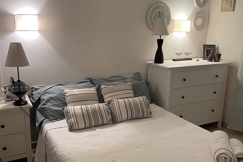 Villa with pool sleeps 6, close to Pals El Raco beach, Begur,  Sa Riera  Sa Tuna in Begur, Costa Brava