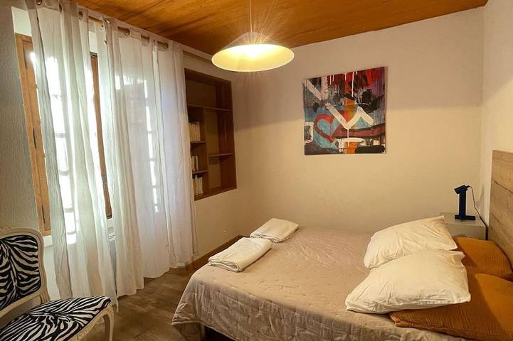 Gîte pour 12 personnes à Saint-Hippolyte-le-Graveyron - 3