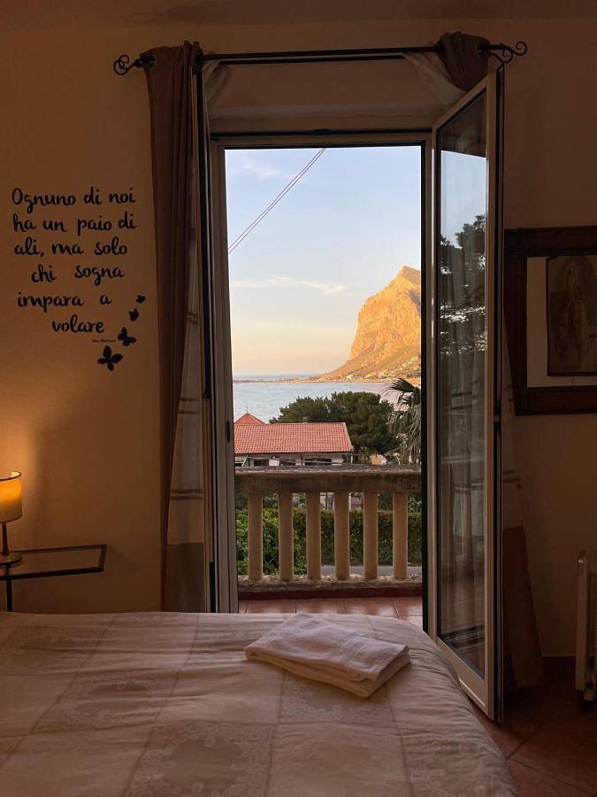 Finestra Sul Mare in Sferracavallo, Palermo