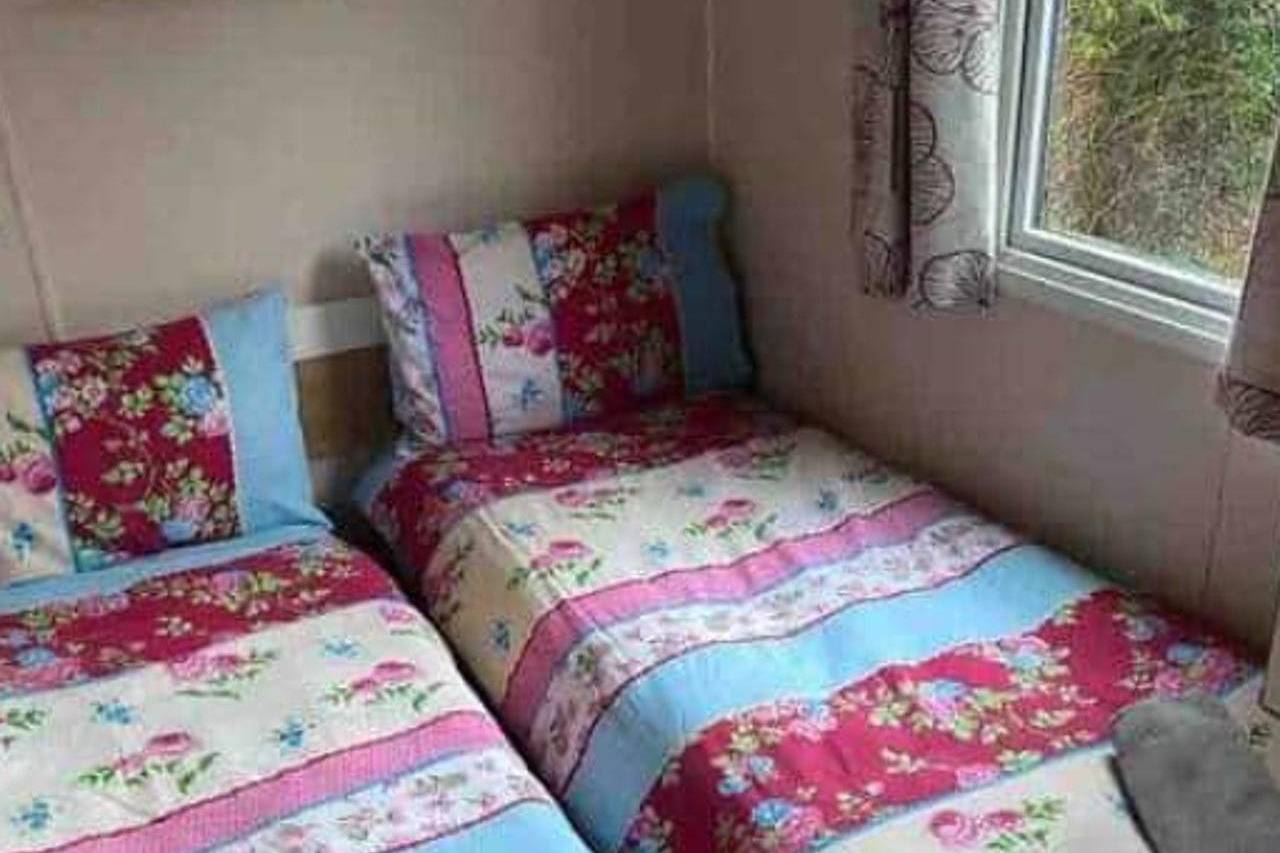 3 Bed Caravan-Sleeps 8-Pets-Onsite Pools-Parking in Bembridge, Isle of Wight