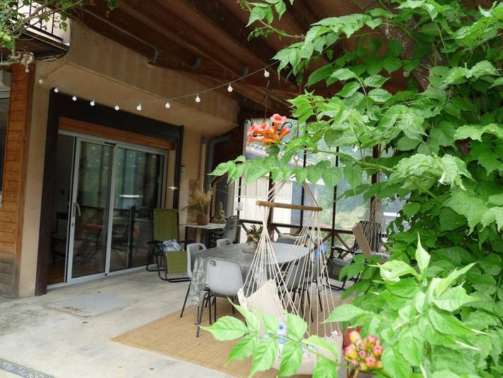 Location de vacances pour 6 personnes, avec Balcon et Terrasse ainsi que Jardin et Vue à Saint-Ferriol