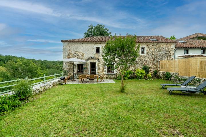 Gîte pour 5 personnes, avec piscine, adapté aux familles