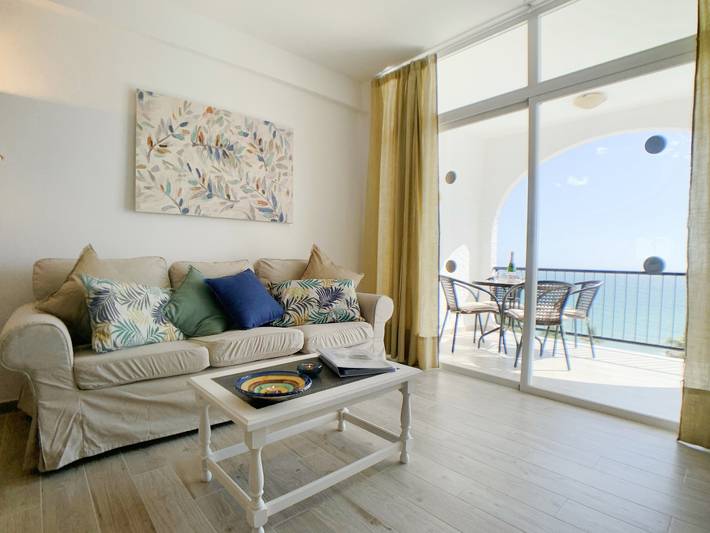 Ganze Wohnung, Verdemar - Carabeo in Playa Carabeíllo, Nerja