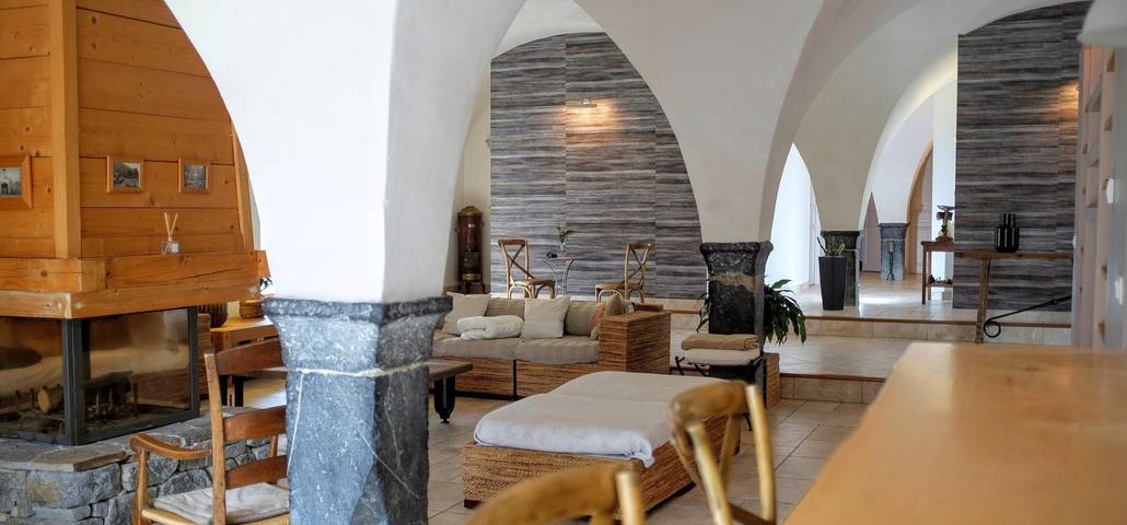 Gîte pour 10 personnes, avec Terrasse et Jardin
