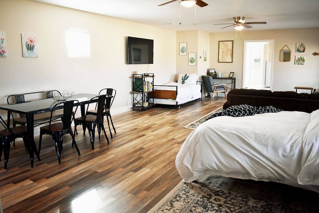 Cabin for 7 Guests in Pahrump, Death Valley