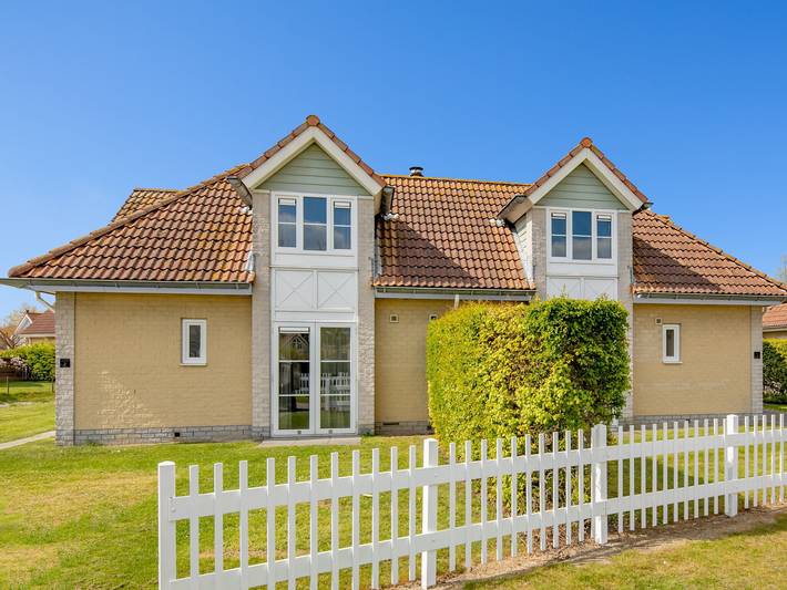 Ferienhaus für 16 Personen, mit Terrasse und Garten sowie Pool und Sauna in Kamperland