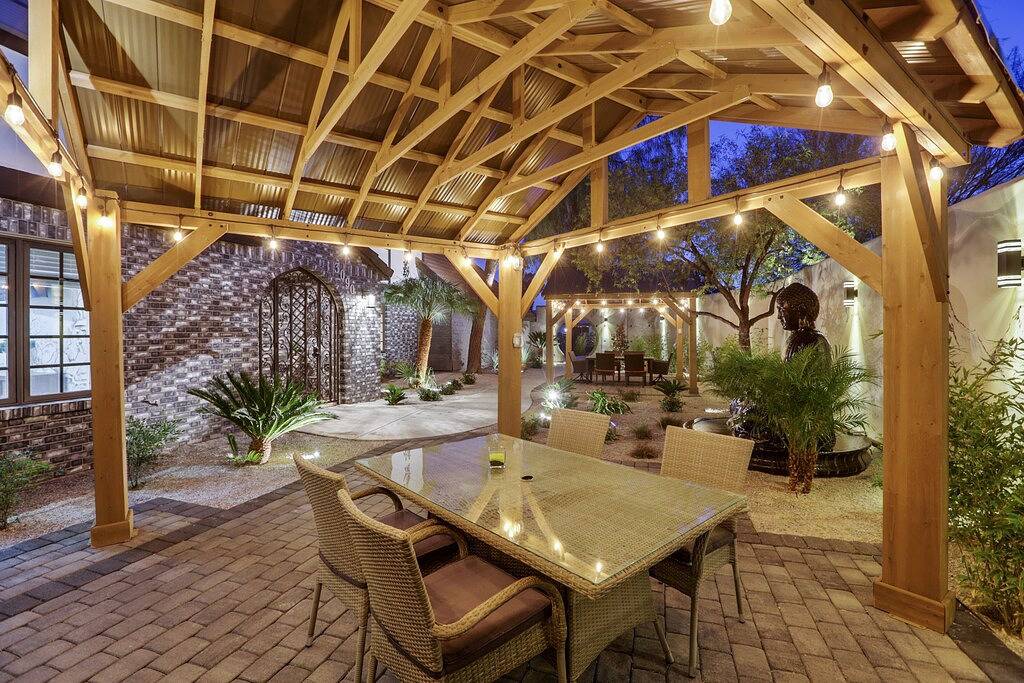 Uu Modern-Traditional 8Bd/8Ba Villa, inner Karaoke Room. Sleeps 24! in Spring Valley (NV), Red Rock Canyon