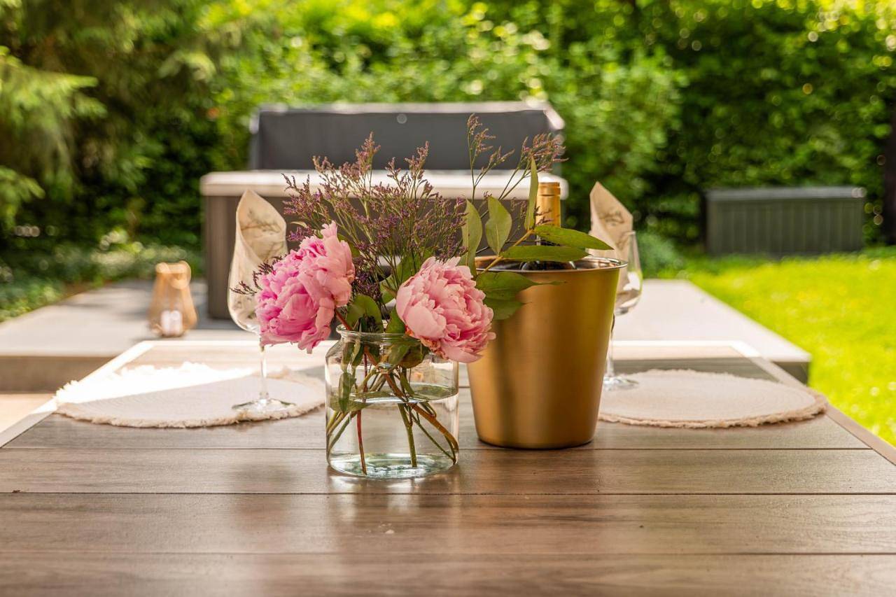 Le Colibri spa jacuzzi in Bomal, Durbuy