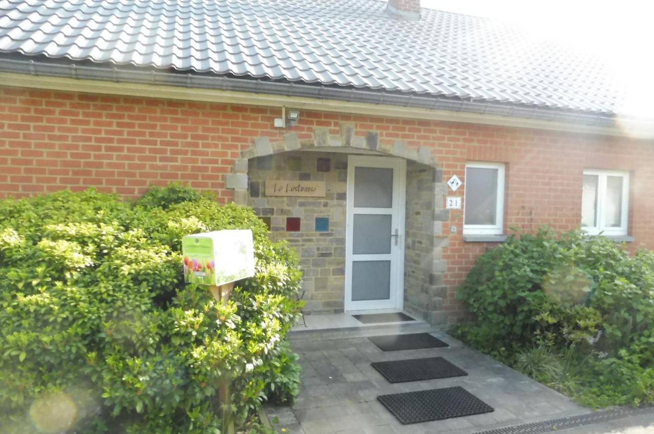 Large Double Room in Lustin, Profondeville