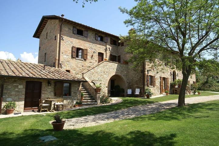 Holiday Home in Montone with Pool & Terrace in Montone, Valtiberina