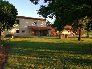 Gîte pour 8 personnes, avec jardin à Montélier