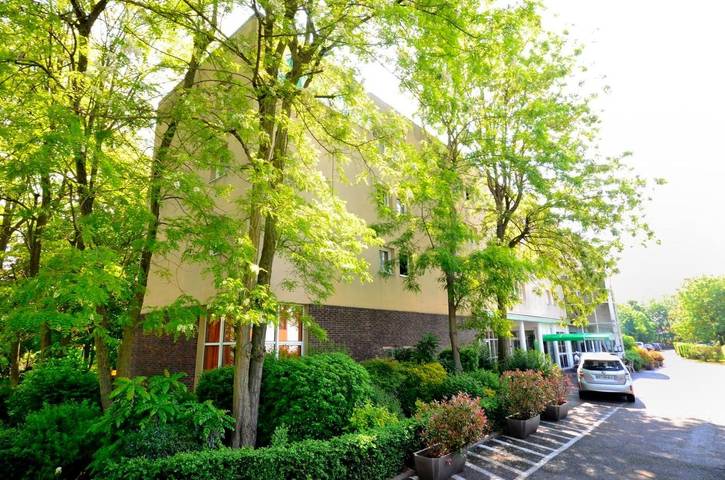 Hôtel pour 3 personnes, avec Terrasse dans Parc des Expositions de Villepinte