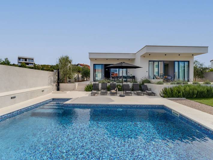 Ferienhaus für 8 Personen, mit Garten in Sibenik