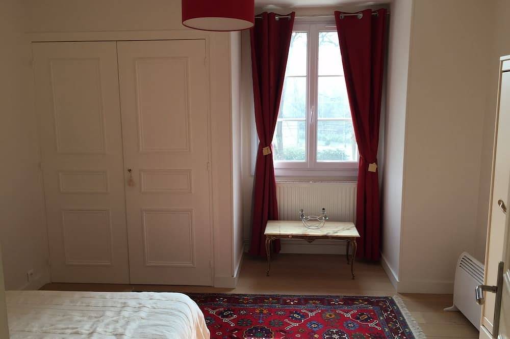 Maison de prestige à 30 mn de Paris et  à deux pas de Chantilly et  golf à 600m in Lamorlaye, Oise