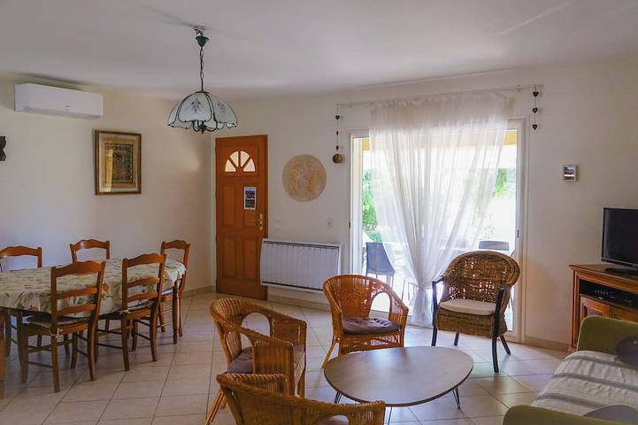 8-Personen Villa mit privatem Pool am Fuße des Mont Ventoux in Malaucène, Parc naturel régional du Mont-Ventoux
