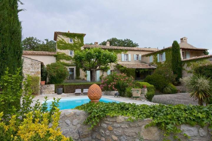 Maison d’hôte pour 4 personnes, avec Terrasse et Jardin ainsi que Piscine et Vue à Roaix