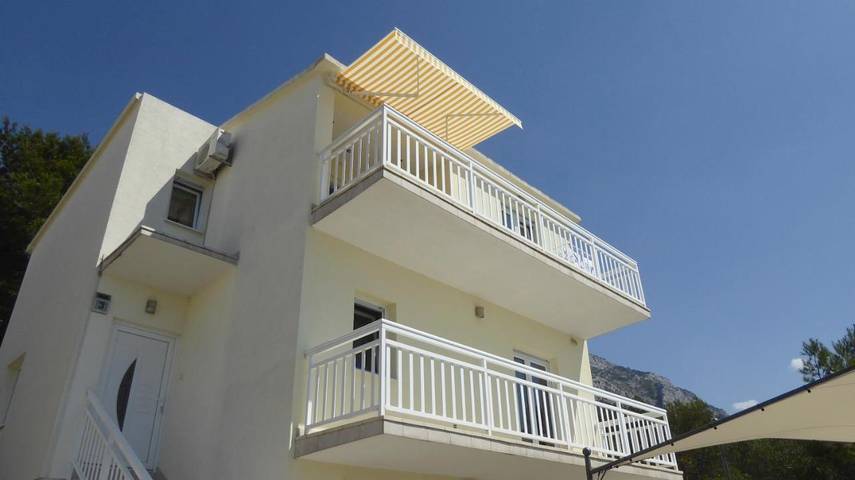 Ferienwohnung für 2 Personen, mit Ausblick und Garten in Brela - 2