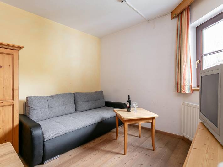 Ganze Wohnung, Nette Ferienwohnung nahe Skibus nach Sölden in Huben, Längenfeld