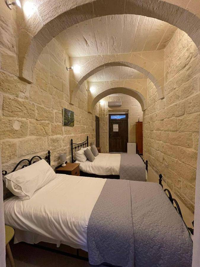 Chambre d’hôte pour 2 personnes, avec vue ainsi que piscine et jardin dans Xaghra - 2