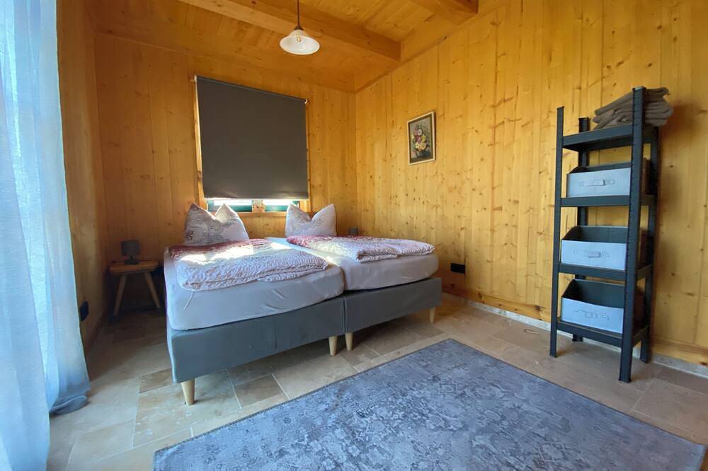 Kastanienhaus am See bei der Louvine für 12 Gäste mit Außensauna und -Whirlpool in Oberuckersee, Uckermark
