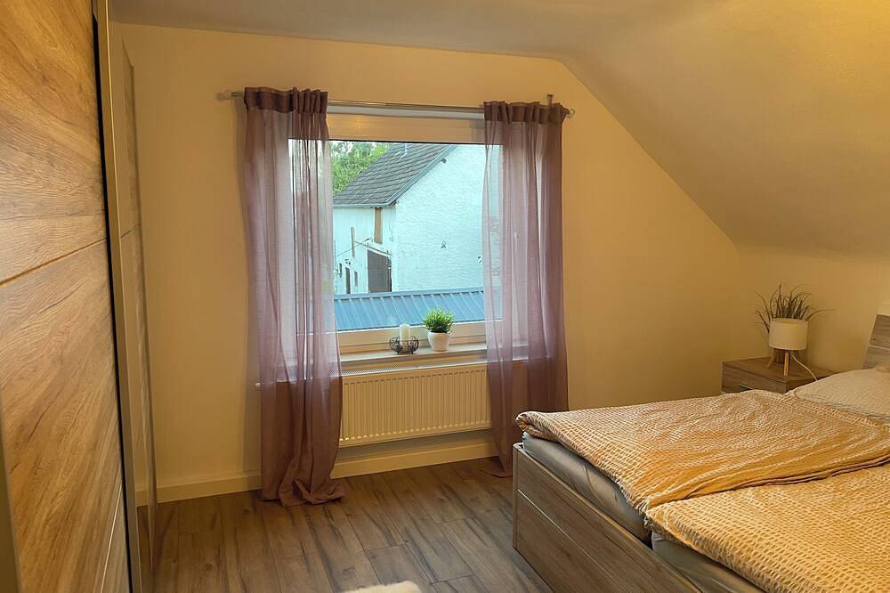 Modernes Ferienhaus ca. 120m² mit Garage und schönem Aussenbereich in Oberstadtfeld, Vulkaneifel