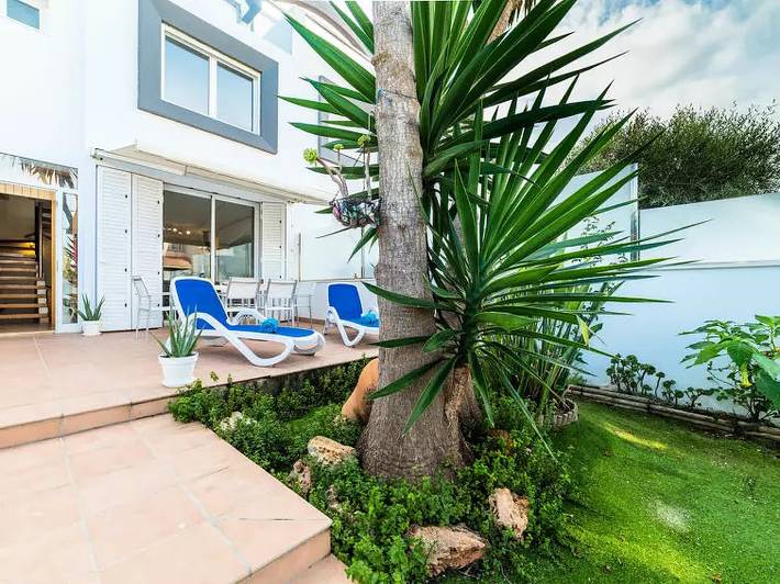 Luxus-Finca für 6 Personen, mit Balkon und Terrasse sowie Garten in Can Picafort