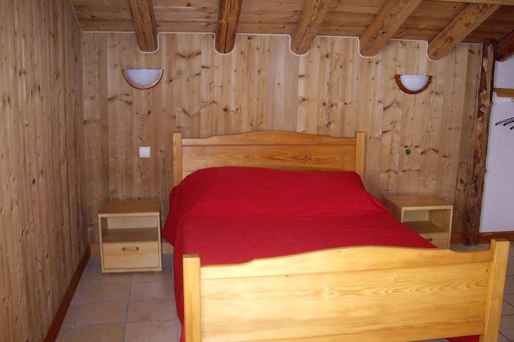 Orelle - Maison de caractère, spacieuse et chaleureuse, 94 m², 7 personnes. in Orelle, Massif de la Vanoise