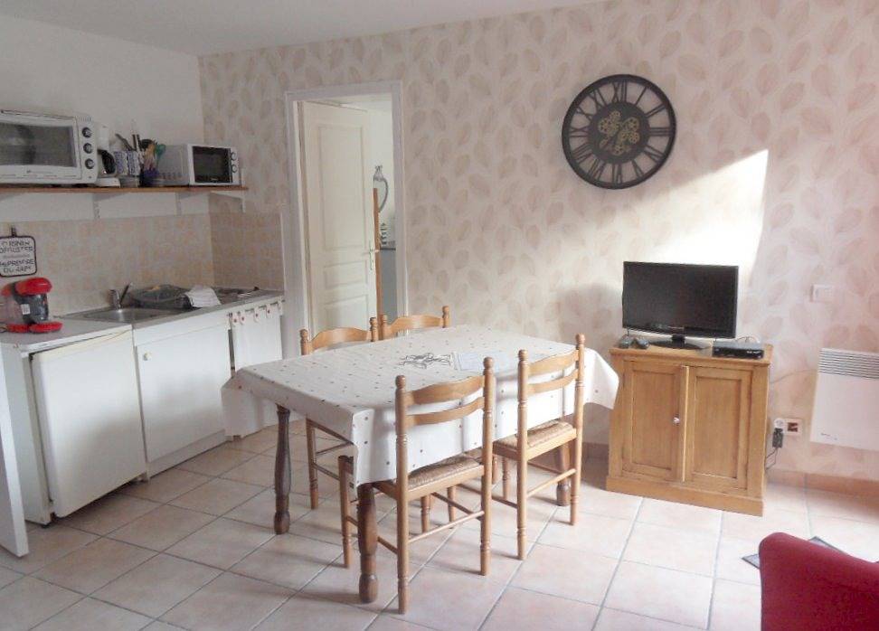 Dispo 65E Plain-pied 2 chambres Bord rivière Lascaux-Sarlat in Saint-Léon-sur-Vézère, Périgord Noir