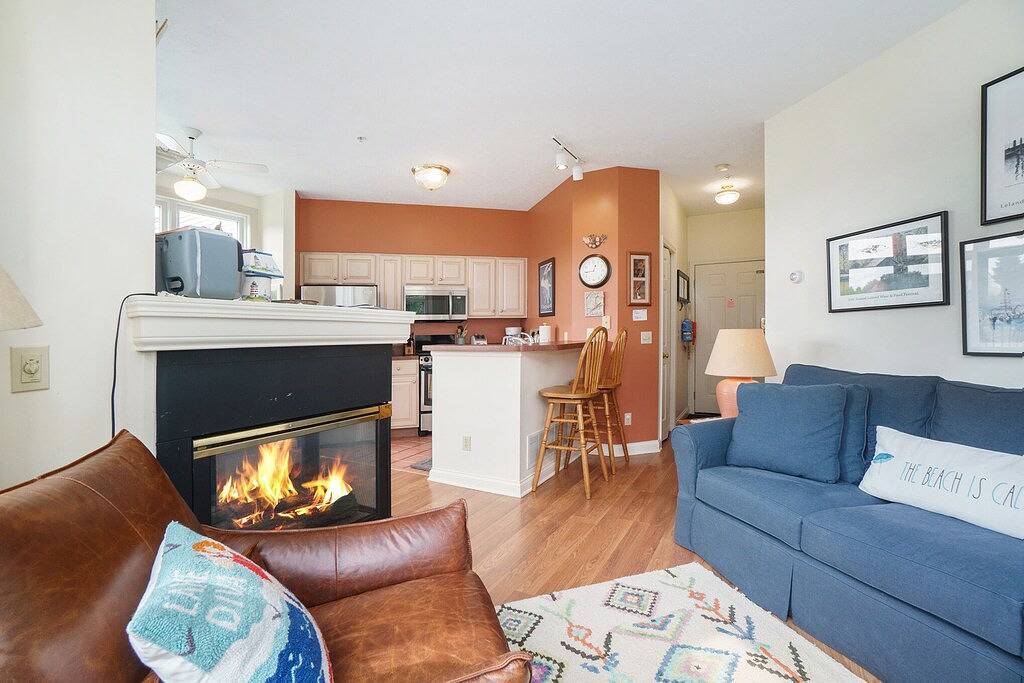 Ganze Wohnung, Gemütliche Wohnung im ersten Stock auf der Harbor in Manistee, Manistee County