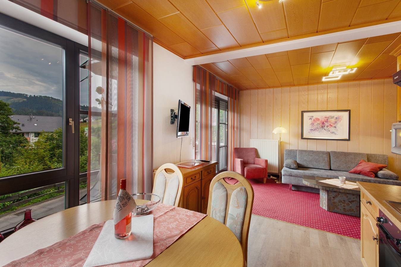 Ganze Wohnung, Haus Schönblick - "Appartment 10" mit Bergblick, Balkon und Wi-Fi in Willingen, die Mittelgebirge