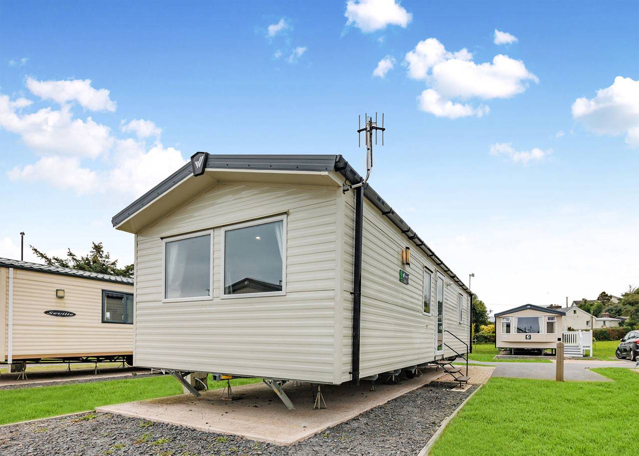 Silver Caravan with parking 6 in Skegness, Lincolnshire