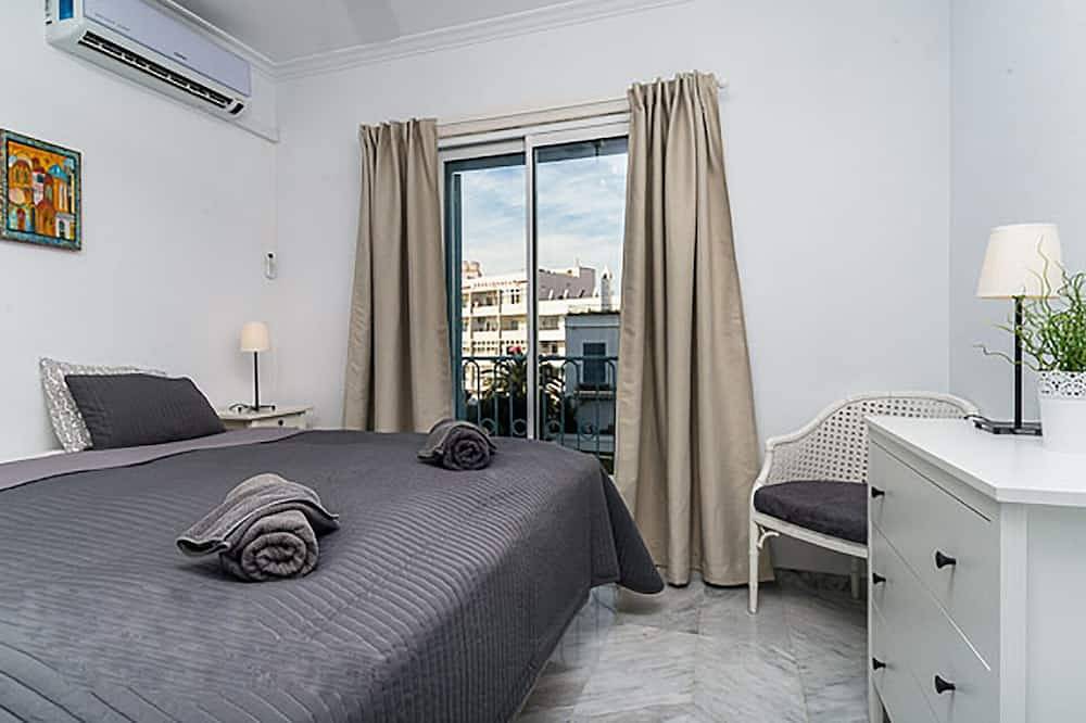 Grande Casa In Zona Parador Con Piscina E Vista Mare Vicino A Burriana E Città in Playa Carabeíllo, Nerja
