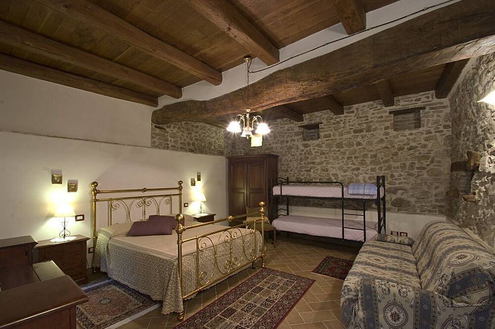 Appartamento con balcone in Spoleto, Perugia e dintorni