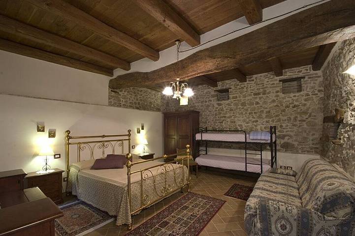 Chambre d’hôte pour 5 personnes, avec piscine et jardin à Spoleto - 3